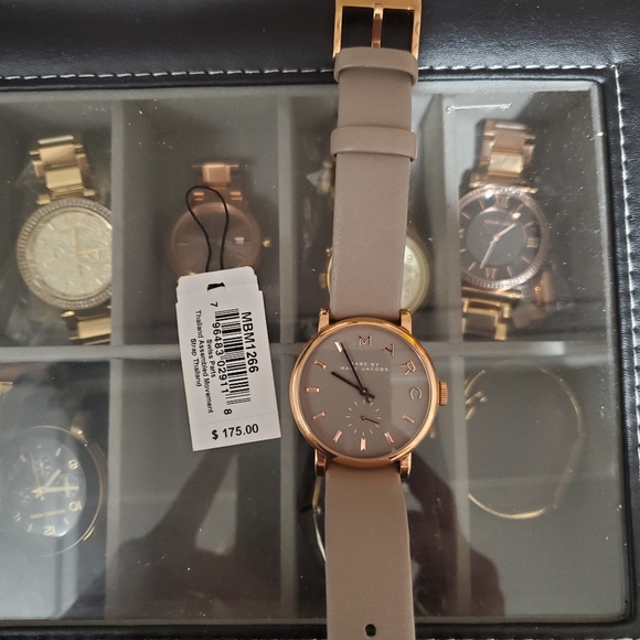 Marc Jacob's Watch - Picture 3 of 3